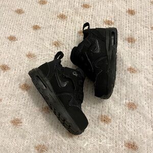 NIKE AIR Baby Walker Shoes with Smooth Upper